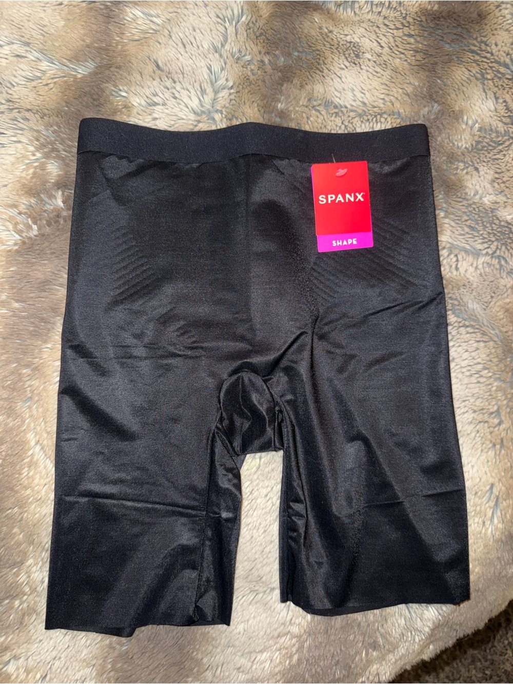NWT SPANXshape™ Invisible Mid-Thigh Shorts